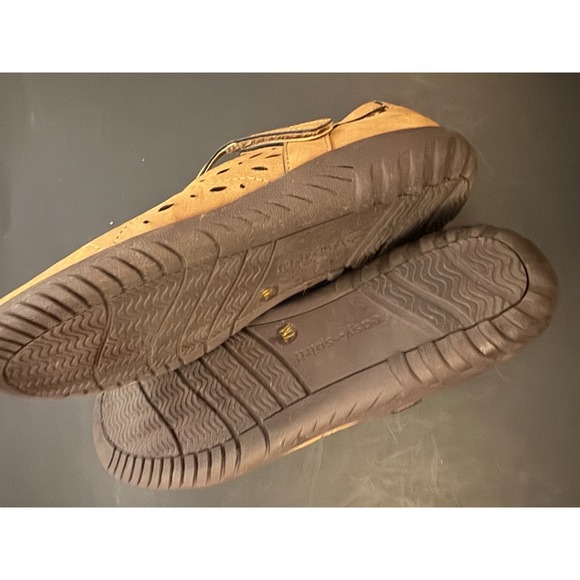 Easy Spirit Womens Mary Jane Comfort Flats Hook and Loop Strap Tan Size 7 - Picture 8 of 8